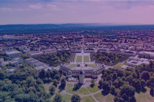 Schloss Karlsruhe mit Lions Clubs International Farbverlauf von Blau zu Violett