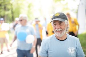 Mann mit Kappe beim Lion Walk